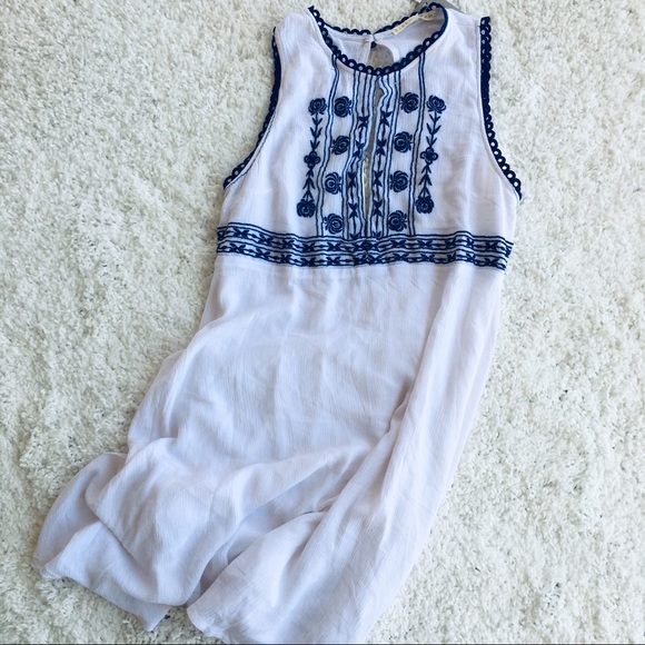 Hint of Mint Dresses & Skirts - Hint of Mint White Embroidered Boho Dress M